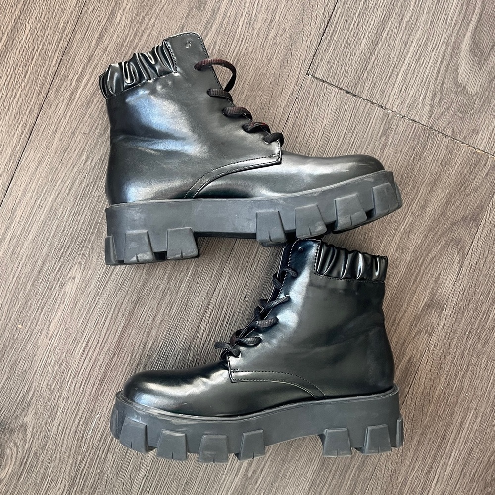 tie up platform combat boot